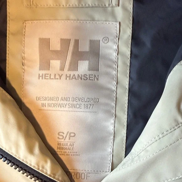 Helly Hanse Women's URB Lab Rain Jacket or Raincoat - Picture 3 of 4